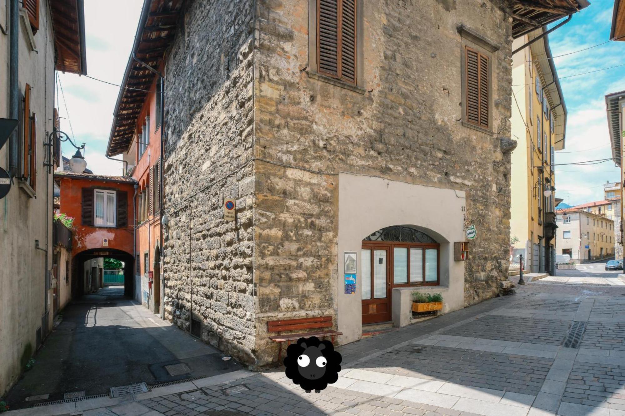 Apartamento Flat Il Torrazzo XIII Secolo Alzano Lombardo Exterior foto